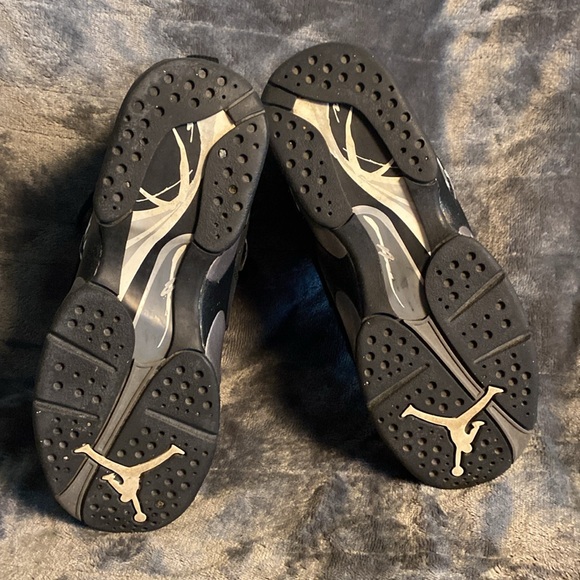 Nike Air Jordan 8 Retro “Chrome” - Picture 6 of 9